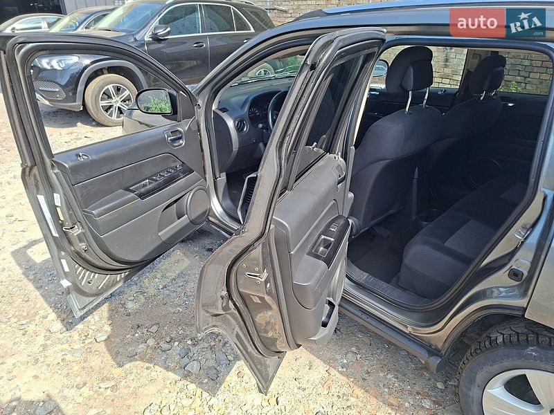 Позашляховик / Кросовер Jeep Compass 2011 в Києві