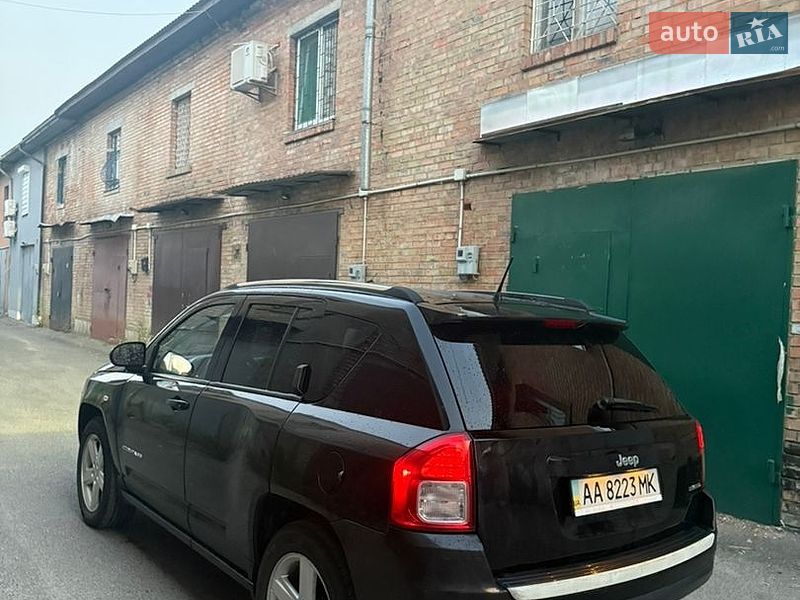 Внедорожник / Кроссовер Jeep Compass 2012 в Киеве