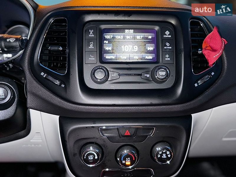 Внедорожник / Кроссовер Jeep Compass 2018 в Киеве