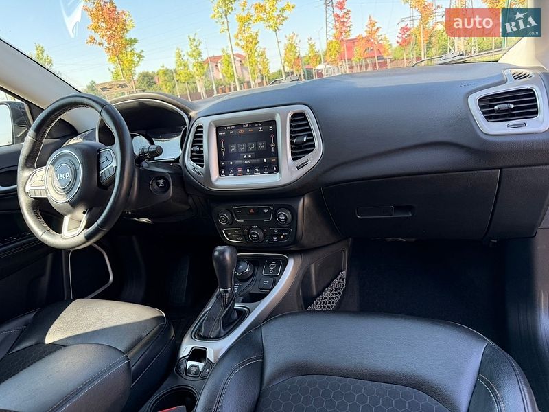 Внедорожник / Кроссовер Jeep Compass 2017 в Киеве