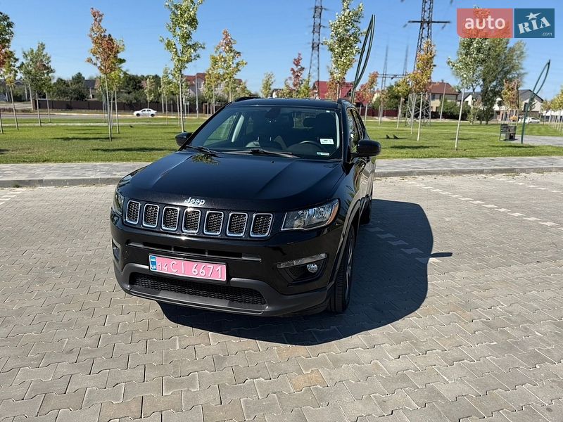 Внедорожник / Кроссовер Jeep Compass 2017 в Киеве