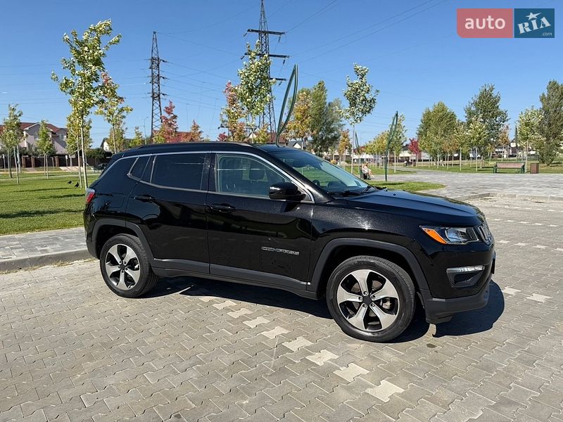 Внедорожник / Кроссовер Jeep Compass 2017 в Киеве
