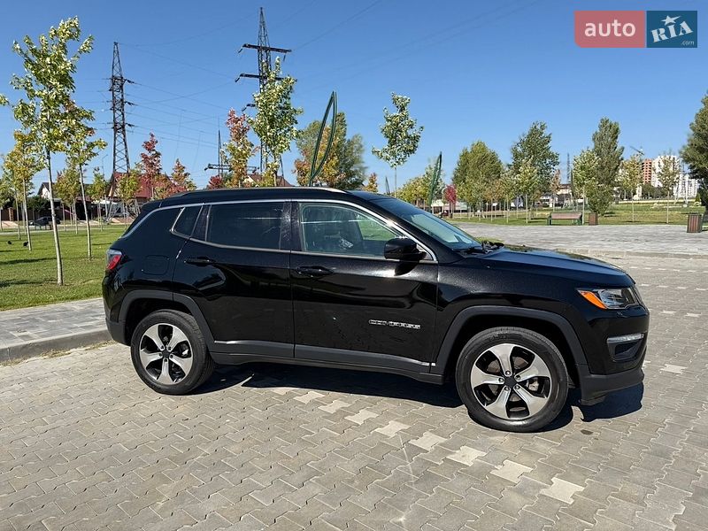 Внедорожник / Кроссовер Jeep Compass 2017 в Киеве