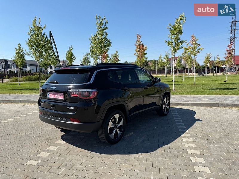 Внедорожник / Кроссовер Jeep Compass 2017 в Киеве