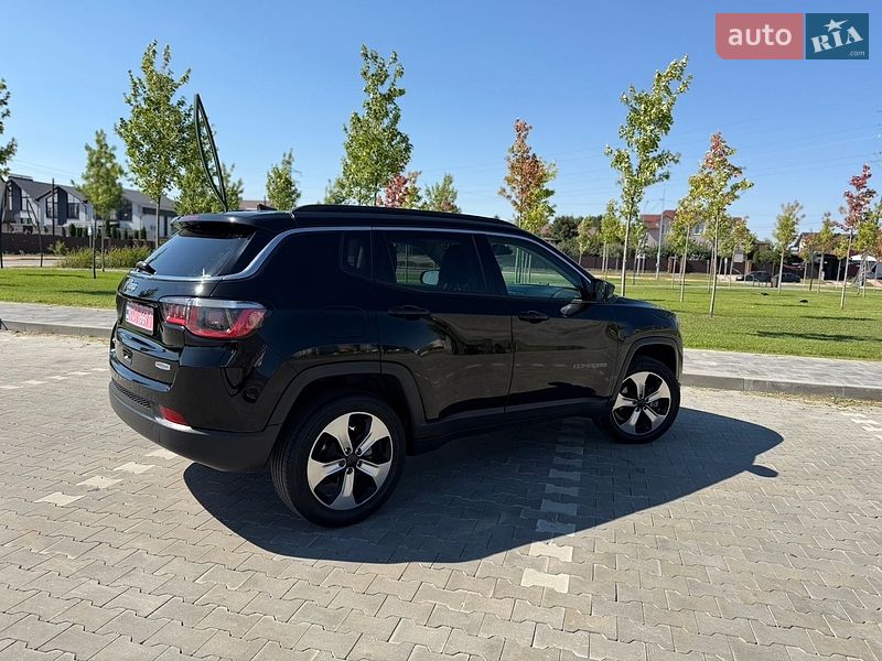 Внедорожник / Кроссовер Jeep Compass 2017 в Киеве