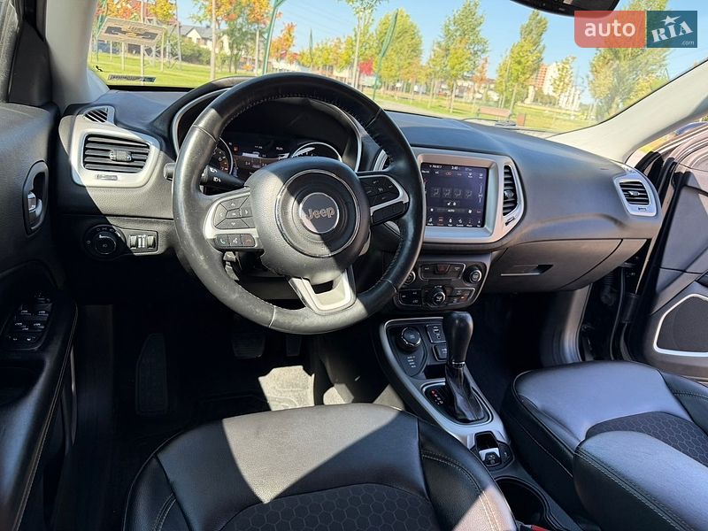 Внедорожник / Кроссовер Jeep Compass 2017 в Киеве