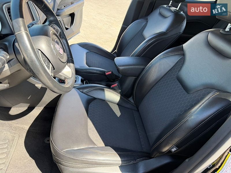 Внедорожник / Кроссовер Jeep Compass 2017 в Киеве