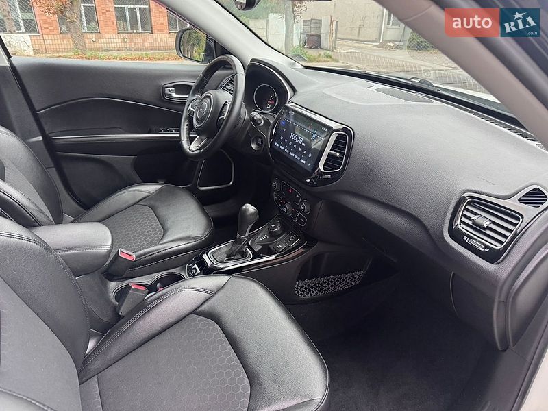 Внедорожник / Кроссовер Jeep Compass 2018 в Ровно
