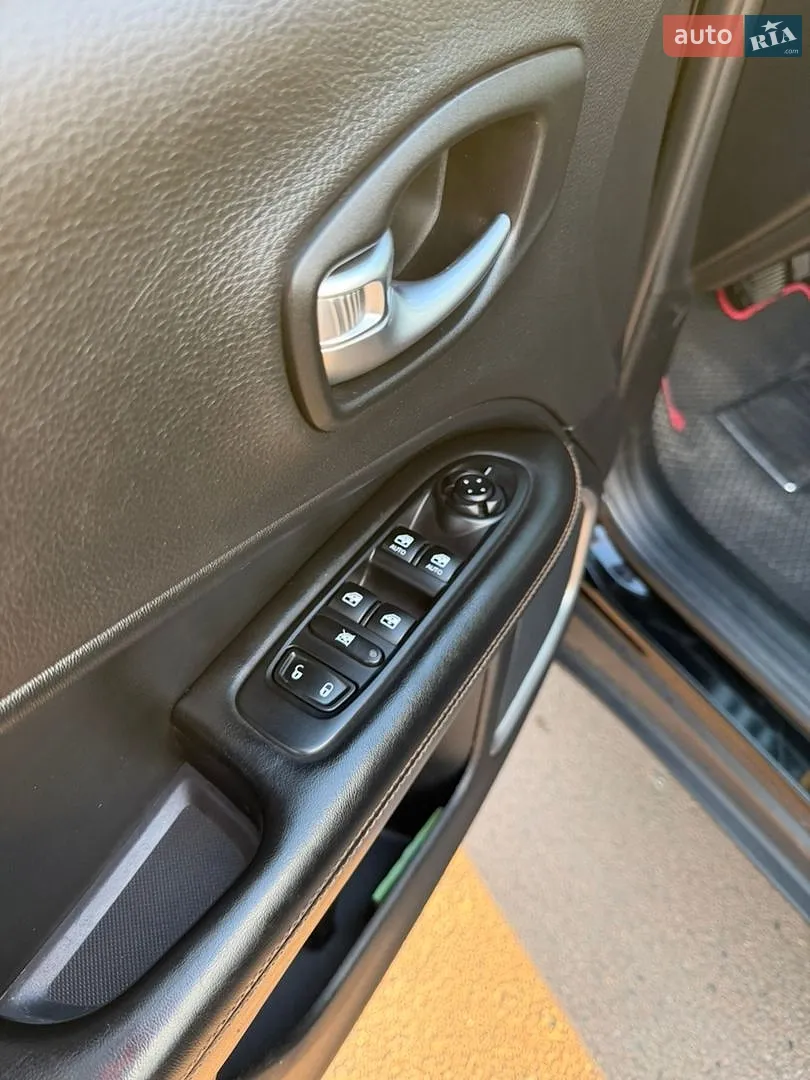 2018 Jeep Compass - мініатюра 9