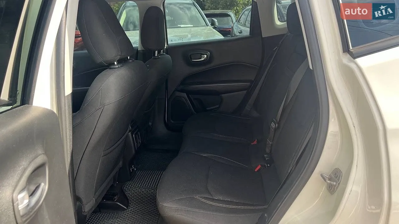 2018 Jeep Compass - мініатюра 16