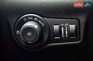 Внедорожник / Кроссовер Jeep Compass 2022 в Киеве