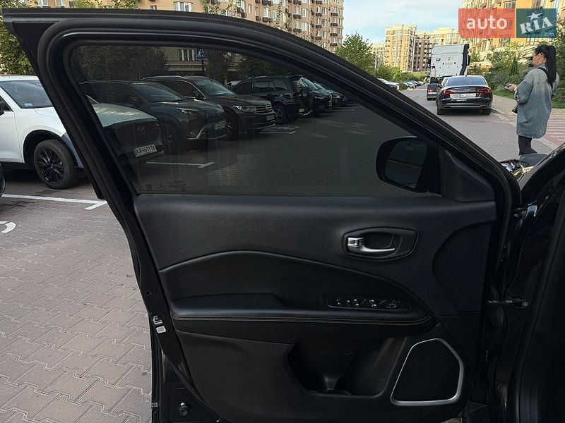Позашляховик / Кросовер Jeep Compass 2017 в Києві