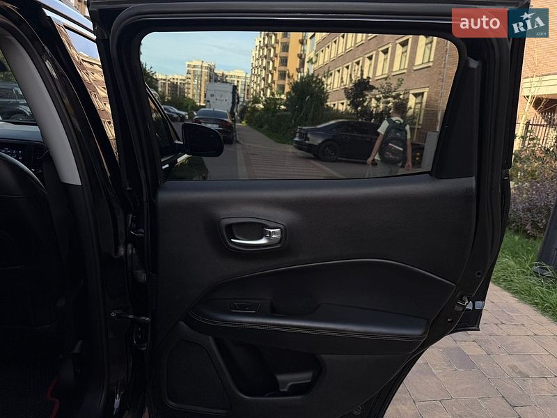 Позашляховик / Кросовер Jeep Compass 2017 в Києві