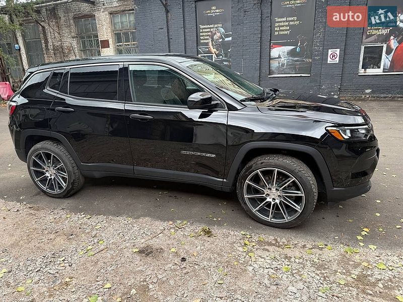 Внедорожник / Кроссовер Jeep Compass 2023 в Киеве
