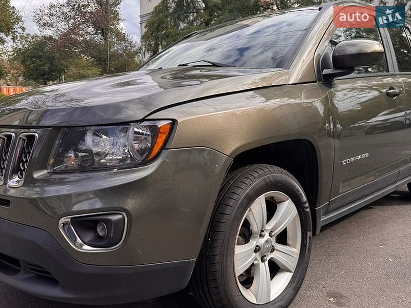 Внедорожник / Кроссовер Jeep Compass 2015 в Киеве