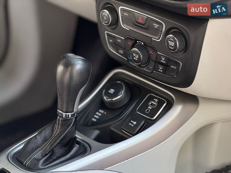 Позашляховик / Кросовер Jeep Compass 2017 в Рівному