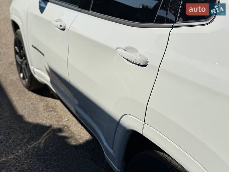 Внедорожник / Кроссовер Jeep Compass 2024 в Киеве