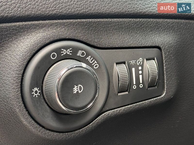 Внедорожник / Кроссовер Jeep Compass 2018 в Киеве фото 20 Внедорожник / Кроссовер Jeep Compass 2018 в Киеве