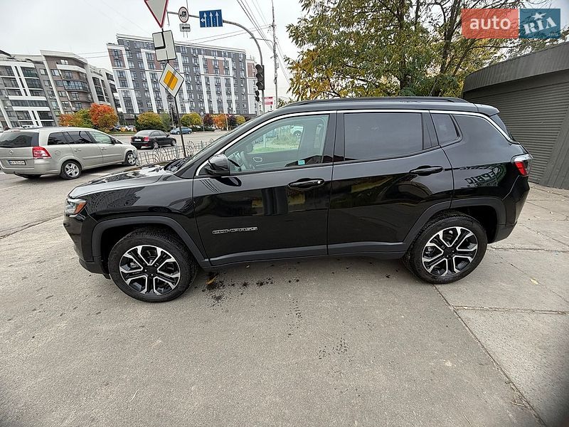 Внедорожник / Кроссовер Jeep Compass 2023 в Киеве