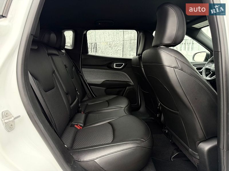 Внедорожник / Кроссовер Jeep Compass 2023 в Киеве