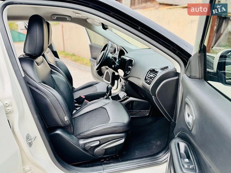 Внедорожник / Кроссовер Jeep Compass 2019 в Ромнах