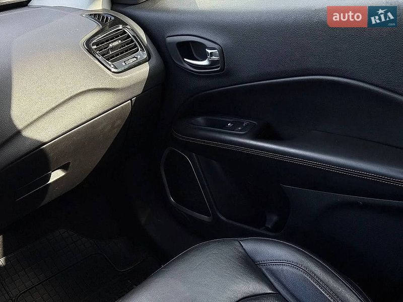 Внедорожник / Кроссовер Jeep Compass 2019 в Ровно