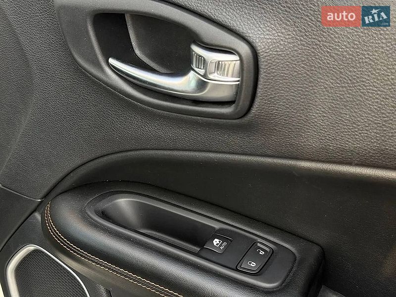Внедорожник / Кроссовер Jeep Compass 2019 в Ровно