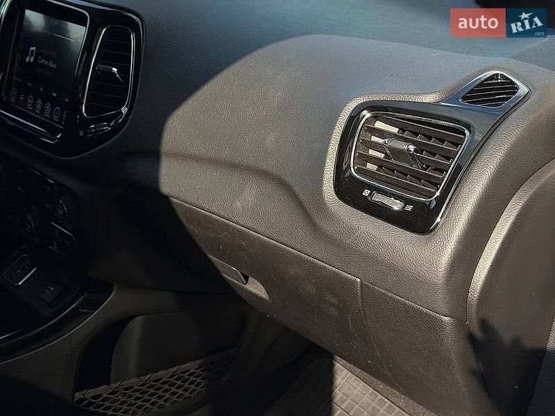 Внедорожник / Кроссовер Jeep Compass 2019 в Ровно