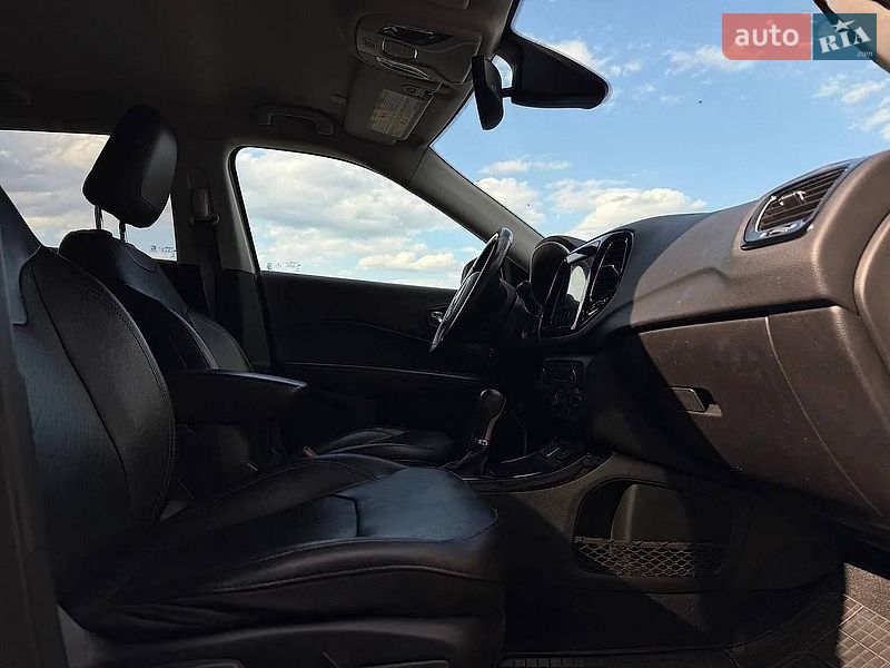 Внедорожник / Кроссовер Jeep Compass 2019 в Ровно