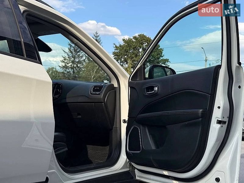 Внедорожник / Кроссовер Jeep Compass 2019 в Ровно