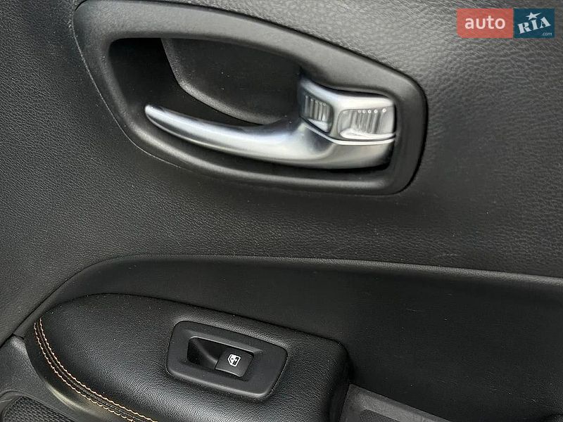 Внедорожник / Кроссовер Jeep Compass 2019 в Ровно
