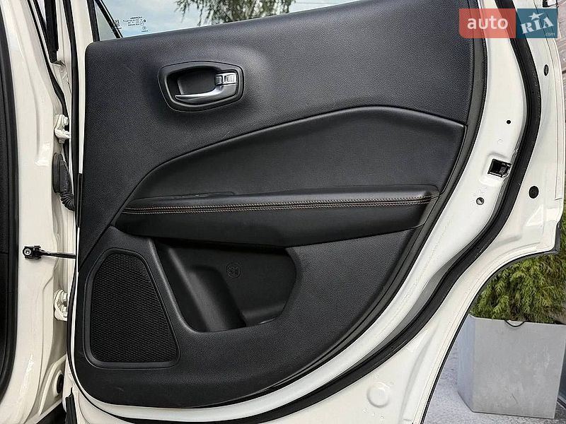 Внедорожник / Кроссовер Jeep Compass 2019 в Ровно