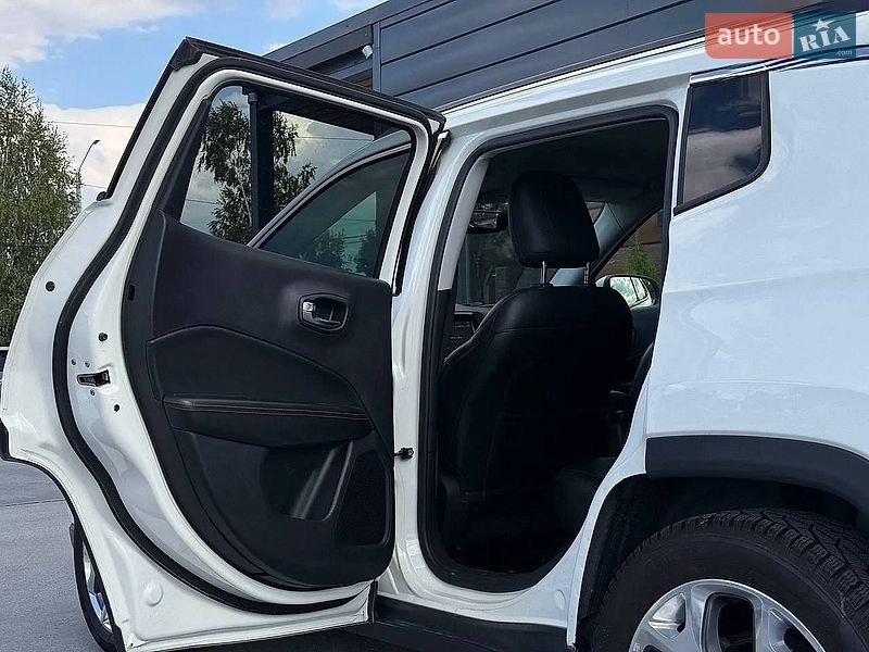 Внедорожник / Кроссовер Jeep Compass 2019 в Ровно