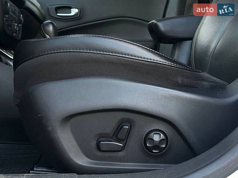 Внедорожник / Кроссовер Jeep Compass 2019 в Ровно