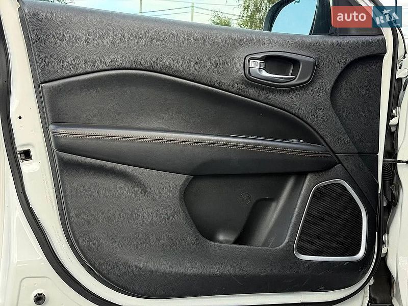 Внедорожник / Кроссовер Jeep Compass 2019 в Ровно