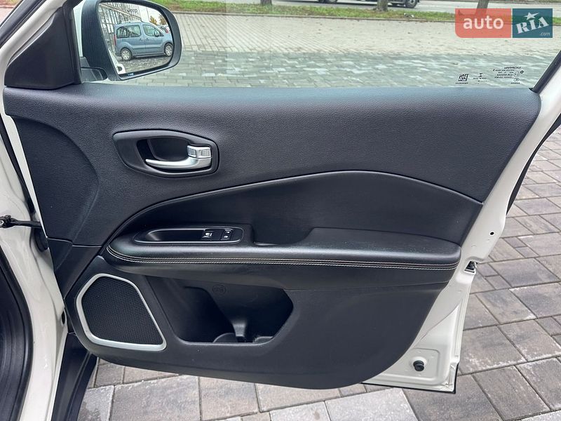 Внедорожник / Кроссовер Jeep Compass 2019 в Ровно
