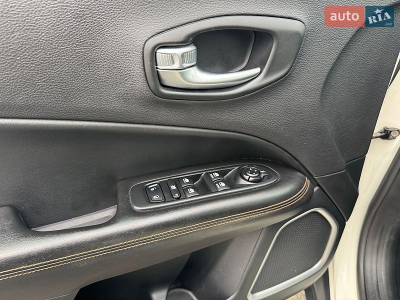 Внедорожник / Кроссовер Jeep Compass 2018 в Киеве