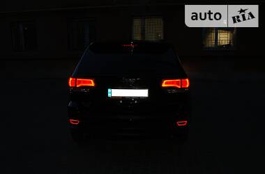 Позашляховик / Кросовер Jeep Grand Cherokee 2014 в 