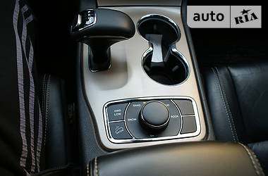Позашляховик / Кросовер Jeep Grand Cherokee 2014 в 