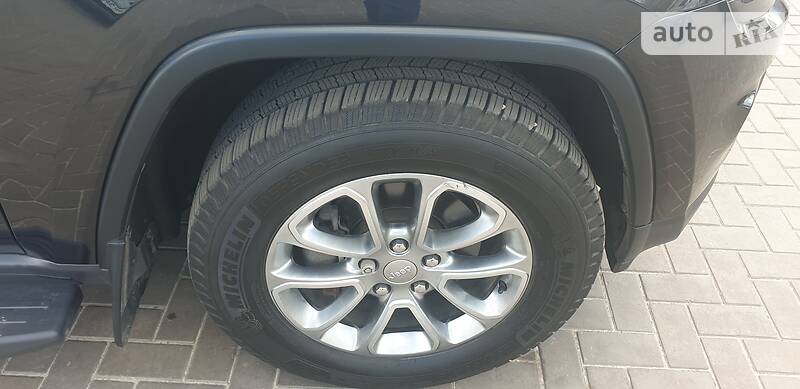 Внедорожник / Кроссовер Jeep Grand Cherokee 2015 в Кривом Роге