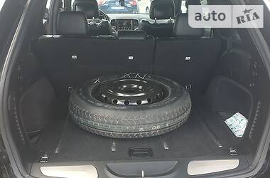 Позашляховик / Кросовер Jeep Grand Cherokee 2015 в 