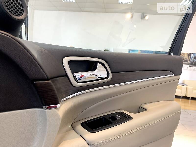 Позашляховик / Кросовер Jeep Grand Cherokee 2015 в Чернігові фото 35 Позашляховик / Кросовер Jeep Grand Cherokee 2015 в Чернігові