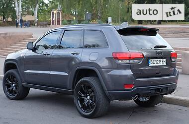 Внедорожник / Кроссовер Jeep Grand Cherokee 2017 в Николаеве