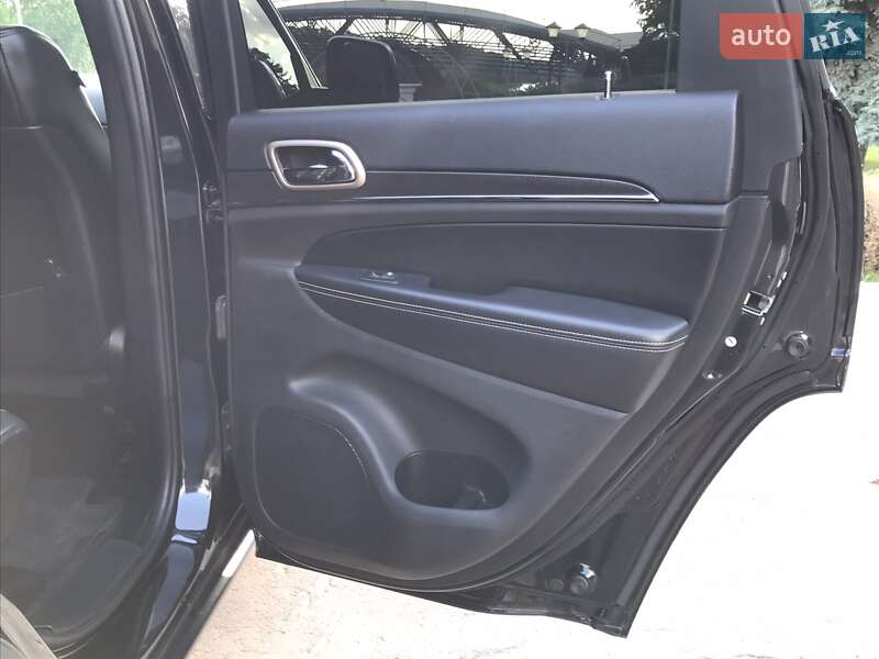 Внедорожник / Кроссовер Jeep Grand Cherokee 2015 в Житомире