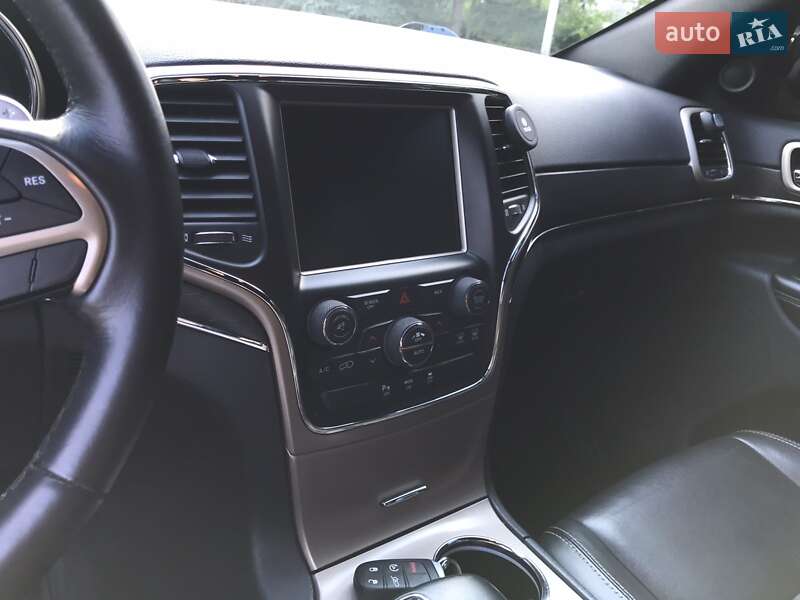Внедорожник / Кроссовер Jeep Grand Cherokee 2015 в Житомире