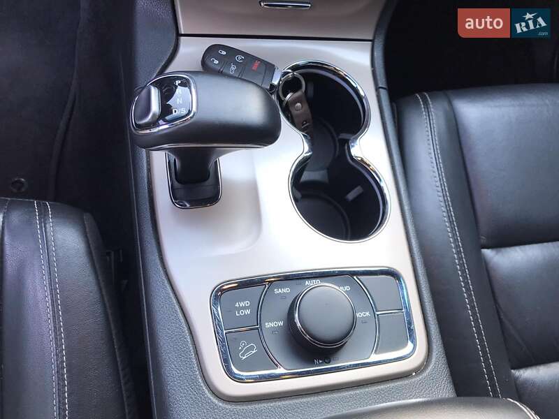 Внедорожник / Кроссовер Jeep Grand Cherokee 2015 в Житомире