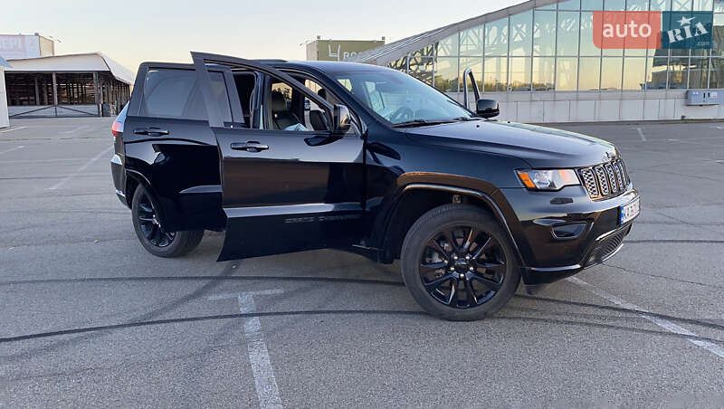 Внедорожник / Кроссовер Jeep Grand Cherokee 2017 в Киеве фото 2 Внедорожник / Кроссовер Jeep Grand Cherokee 2017 в Киеве
