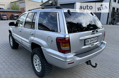 Внедорожник / Кроссовер Jeep Grand Cherokee 2002 в Ровно