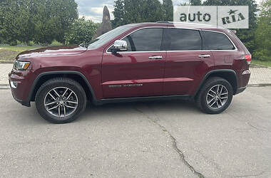 Внедорожник / Кроссовер Jeep Grand Cherokee 2017 в Калуше