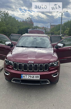 Внедорожник / Кроссовер Jeep Grand Cherokee 2017 в Калуше